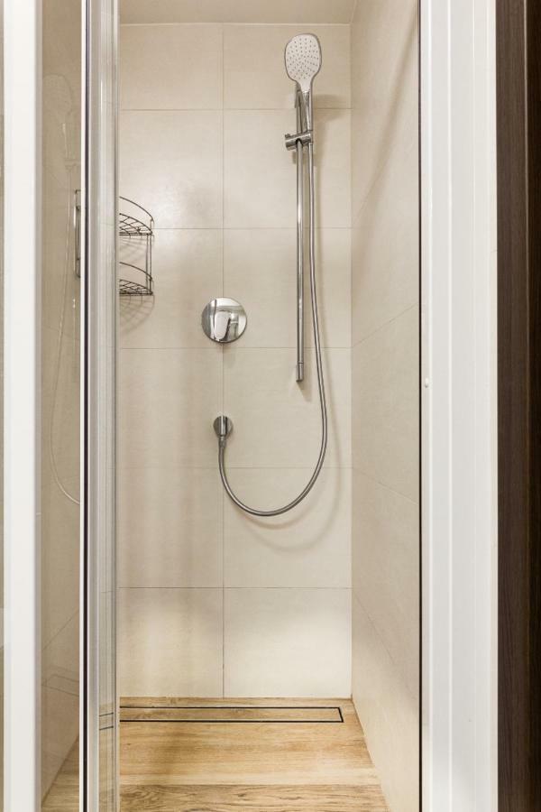 Cozy Room At Metro Station, Private Bathroom, 9Minutes Oldtown, 15Minutes Airport, Wifi براغ المظهر الخارجي الصورة